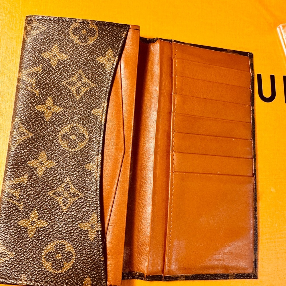 Louis Vuitton Monogram bifold wallet 100% hand made soft quilt leather - Picture 16 of 16